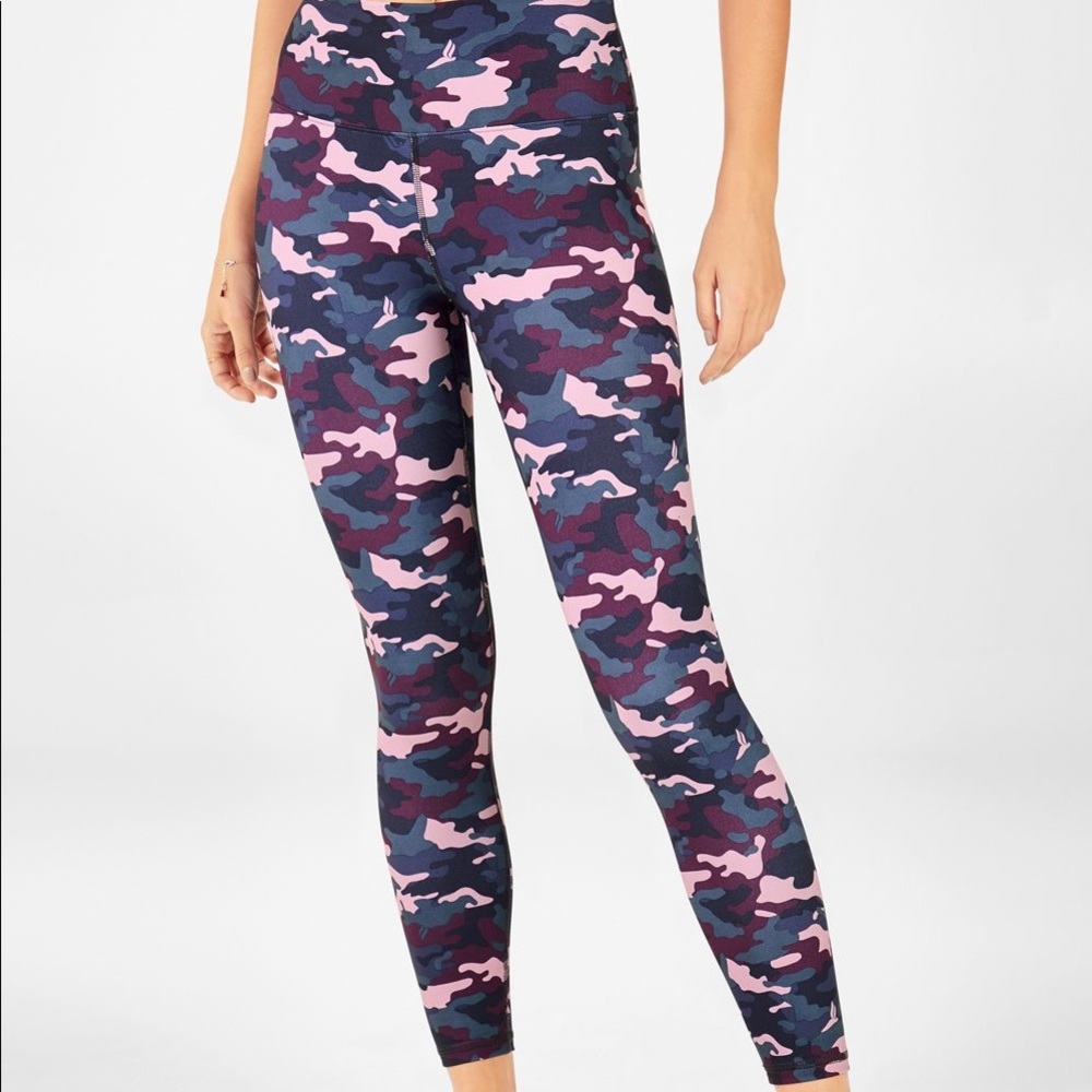 Fabletics camo printed kessler leggings